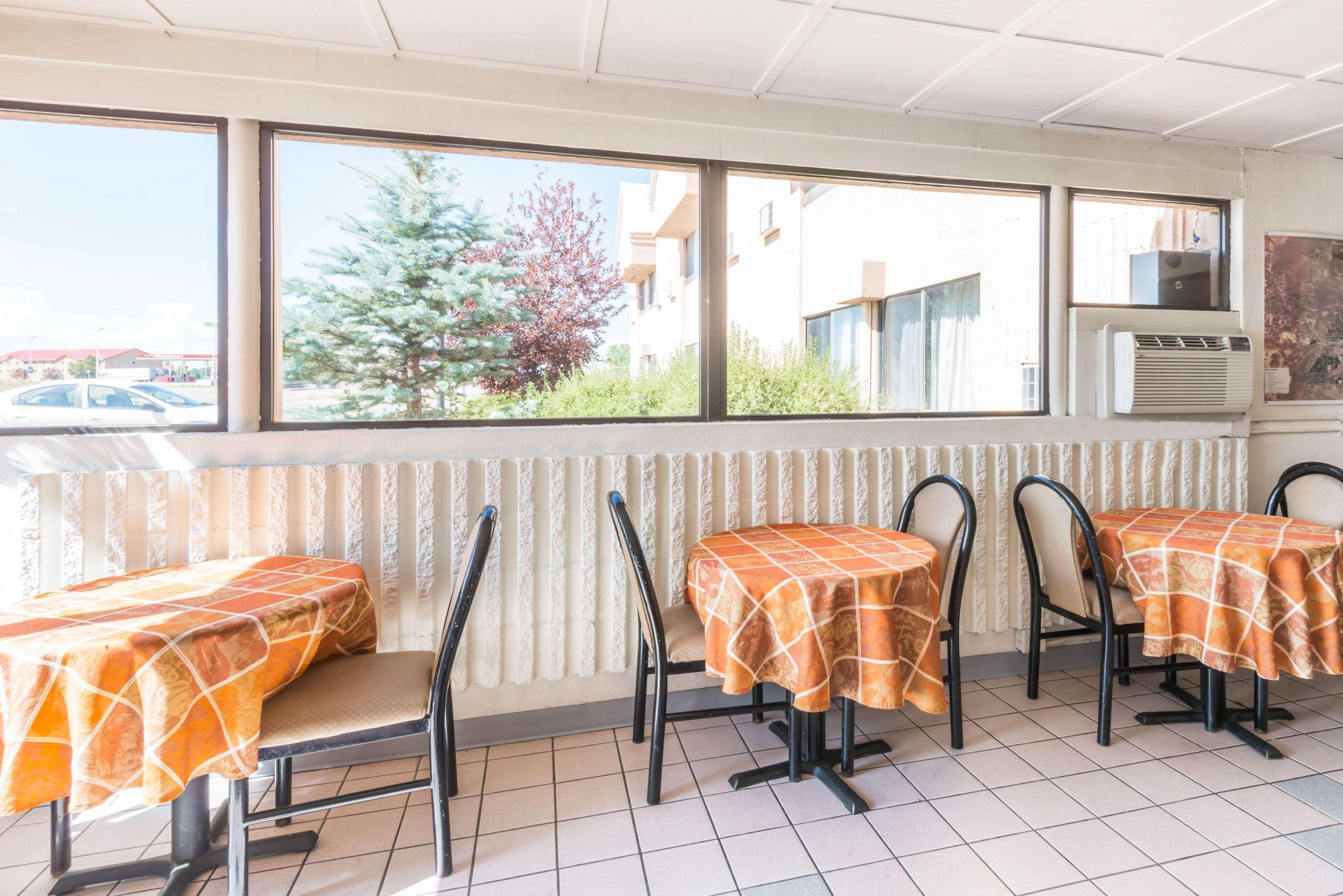 Super 8 By Wyndham Laramie Hotel Exterior photo